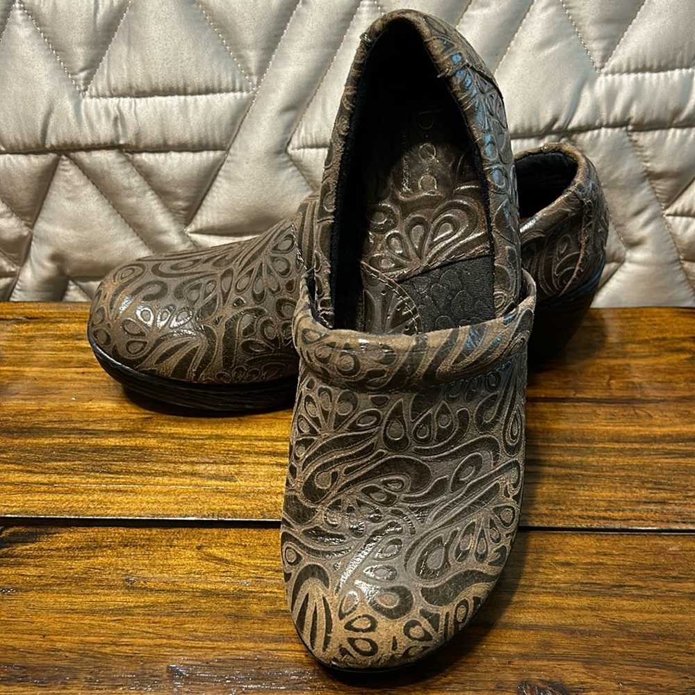 BOC Embossed Comfort Clogs